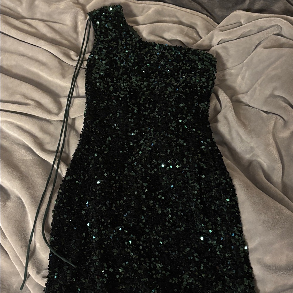 Lucy in the Sky One Shoulder Sequin Dress - Black and Green